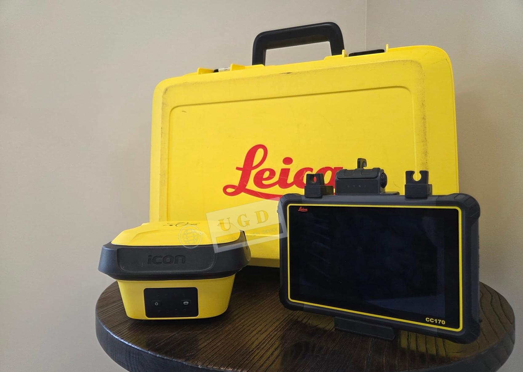 Leica iCG70 & CC170 GNSS Rover Kit