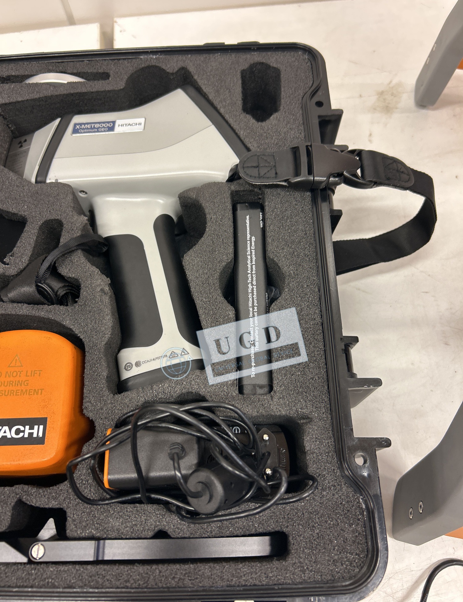 Hitachi X-MET8000 Optimum Geo Handheld XRF Analyzer